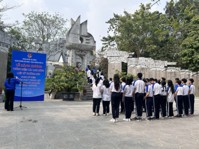 Chi Đoàn game tiến lên miên nam
 tổ chức lễ dâng hương tưởng niệm các anh hùng liệt sĩ Trường Sơn nhân kỉ niệm 92 năm ngày thành lập Đoàn TNCS Hồ Chí Minh